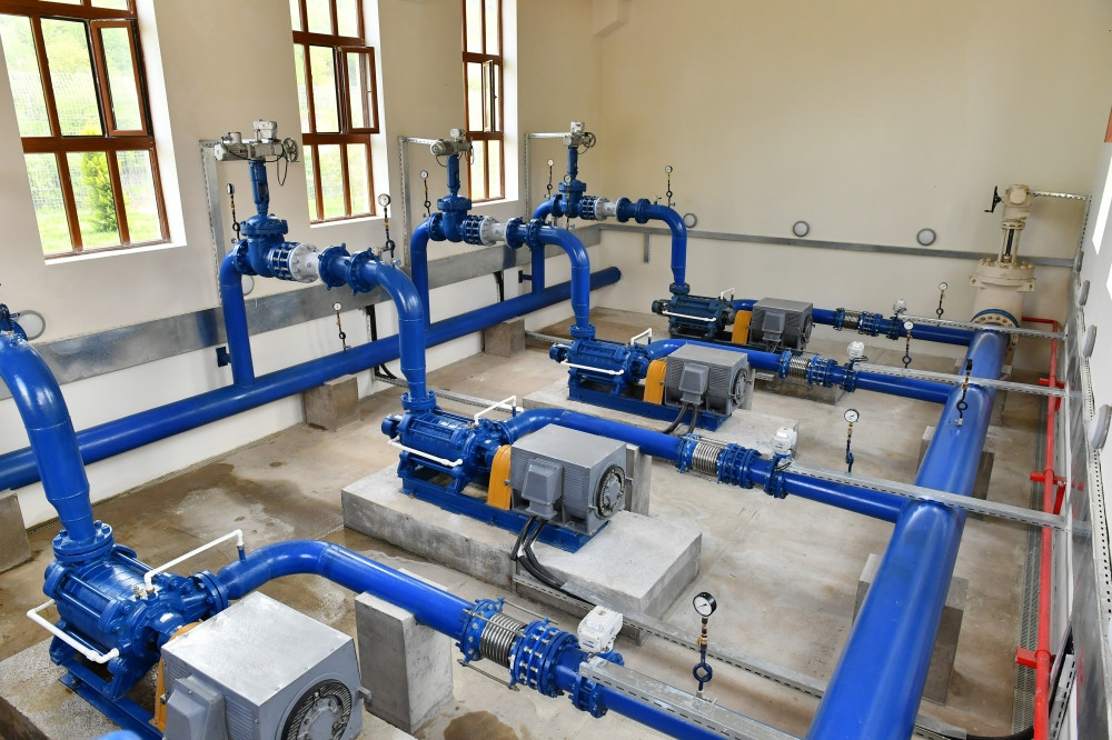 Prezident İlham Əliyev və birinci xanım Mehriban Əliyeva Daşaltı kəndində Zarıslıçay nasos stansiyasının açılışında iştirak ediblər<font color=red> - FOTOLAR</font>