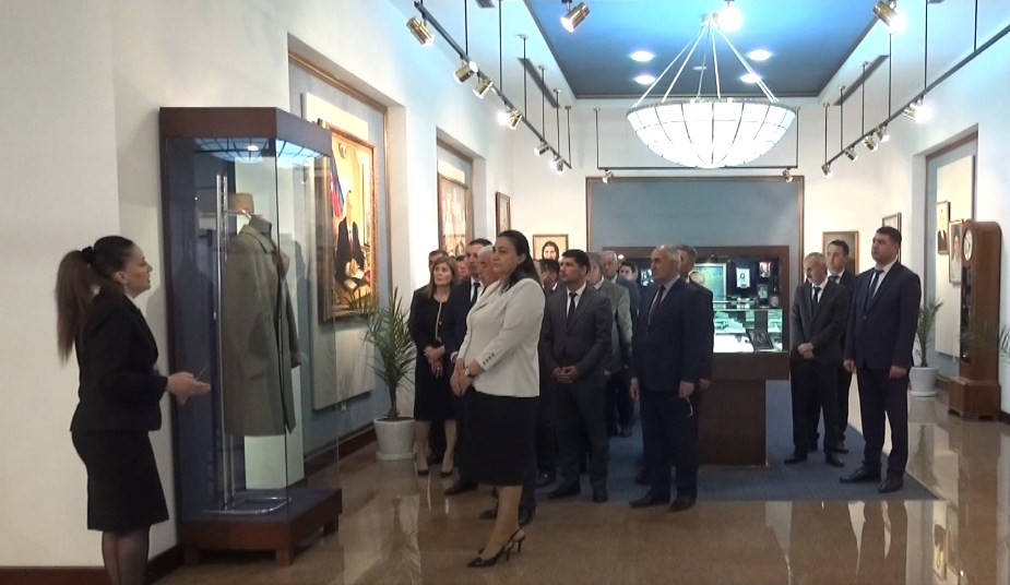 Sədərək Rayon İcra Hakimiyyətinin əməkdaşları Heydər Əliyev Muzeyini ziyarət edib<font color=red> - FOTOLAR</font>