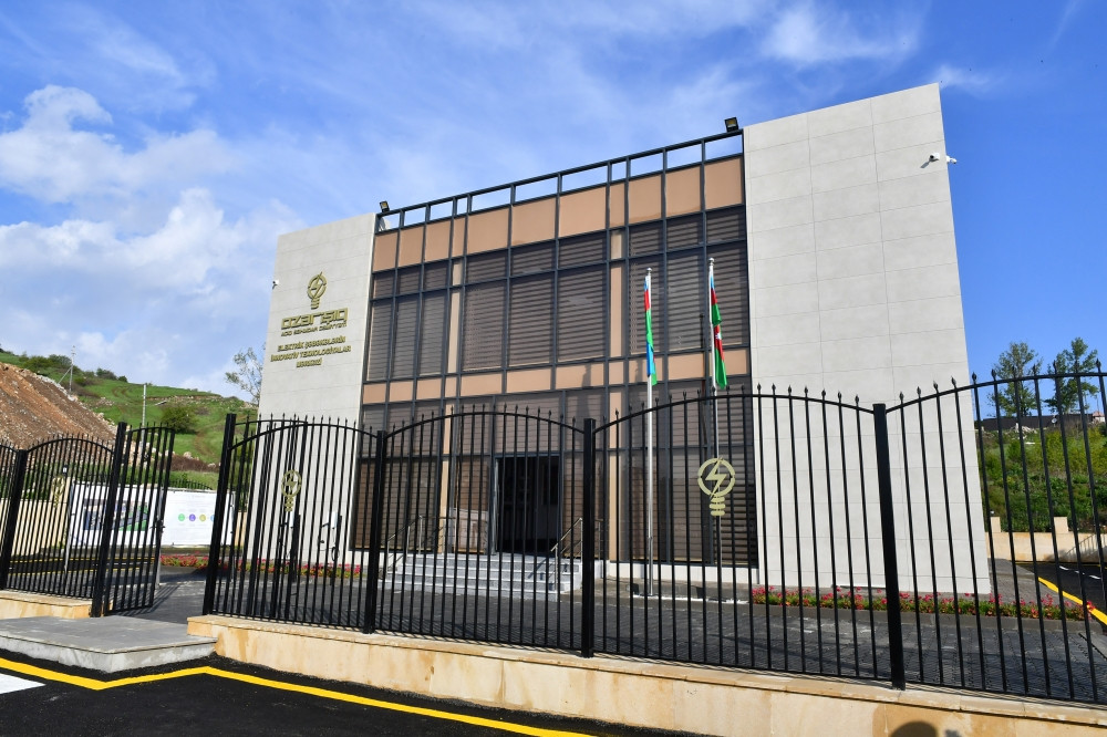 Prezident İlham Əliyev Şuşa Elektrik Şəbəkələrinin İnnovativ Texnologiyalar Mərkəzinin açılışını edib<font color=red> - FOTOLAR</font>