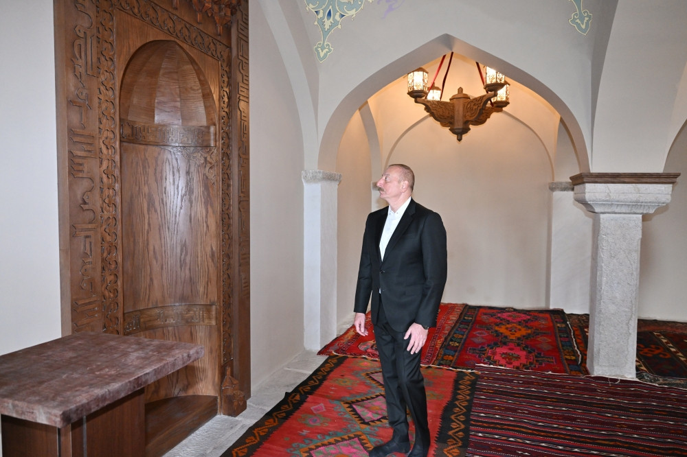 Prezidenti İlham Əliyev və birinci xanım Mehriban Əliyeva Şuşada Mehmandarovların malikanə kompleksinin açılışında iştirak ediblər<font color=red> - FOTOLAR</font>