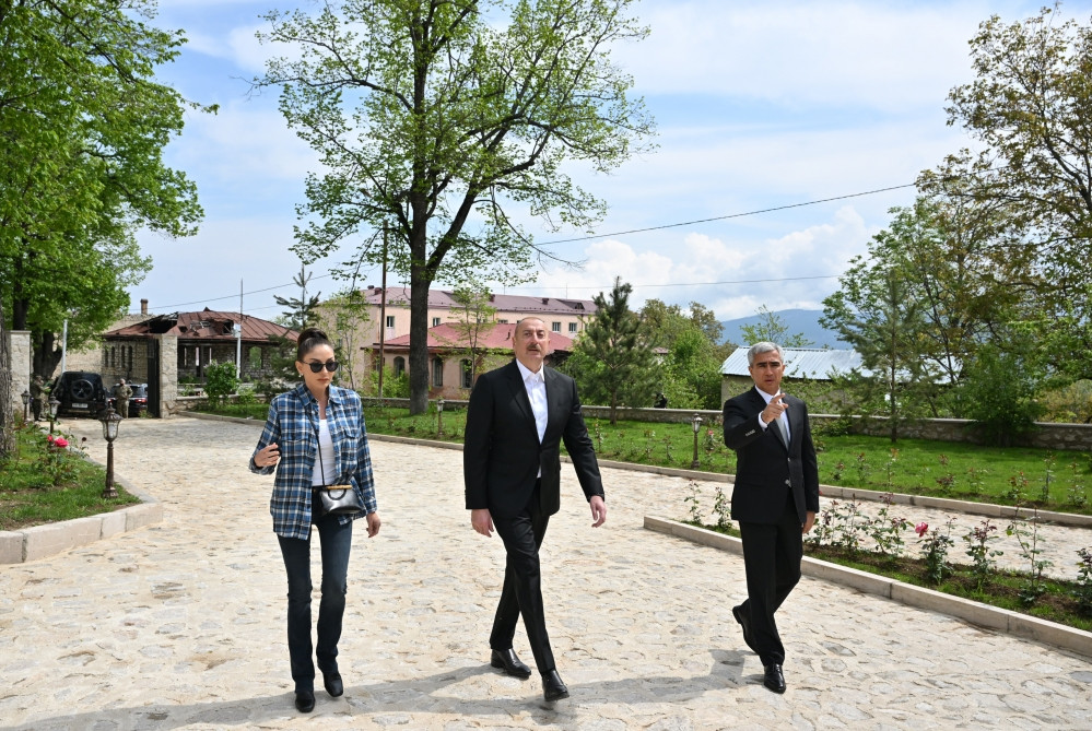 Prezidenti İlham Əliyev və birinci xanım Mehriban Əliyeva Şuşada Mehmandarovların malikanə kompleksinin açılışında iştirak ediblər<font color=red> - FOTOLAR</font>