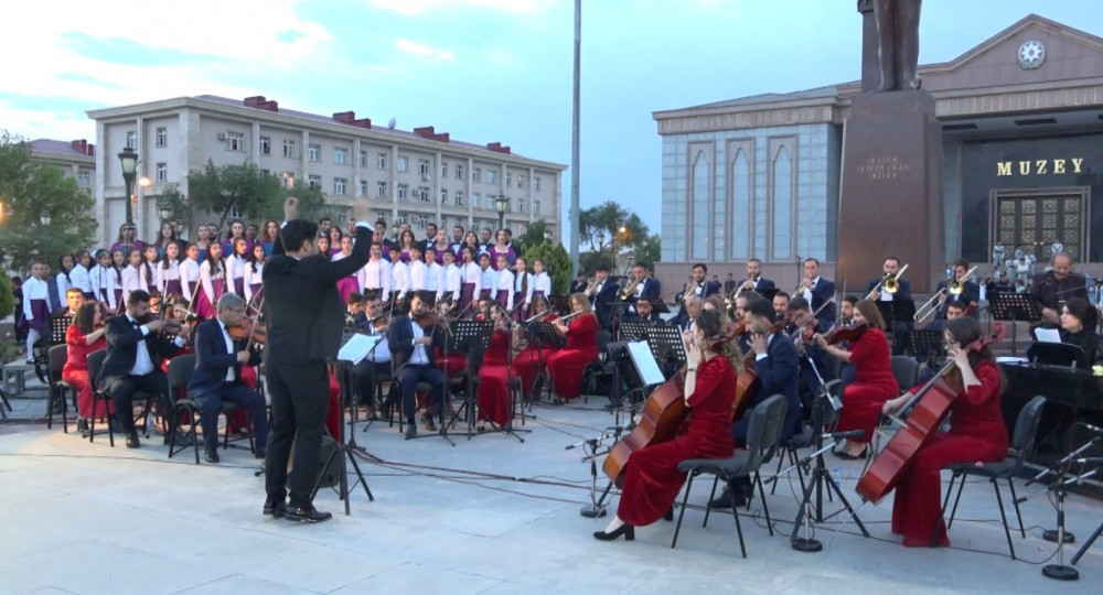 Ulu öndərin 100 illik yubileyinə həsr olunan konsert proqramı keçirilib<font color=red> - FOTOLAR</font>