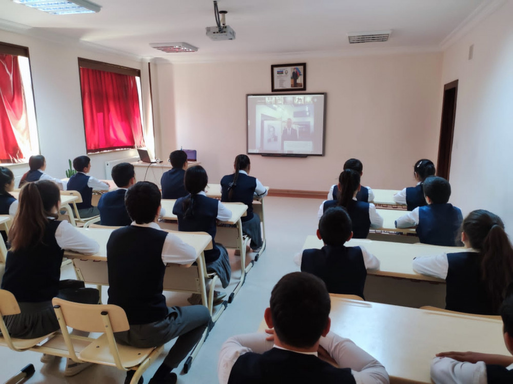 Naxçıvan məktəblərində ümummilli liderin 100 illik yubileyinə həsr olunan interaktiv dərs keçirilib<font color=red> - FOTOLAR</font>