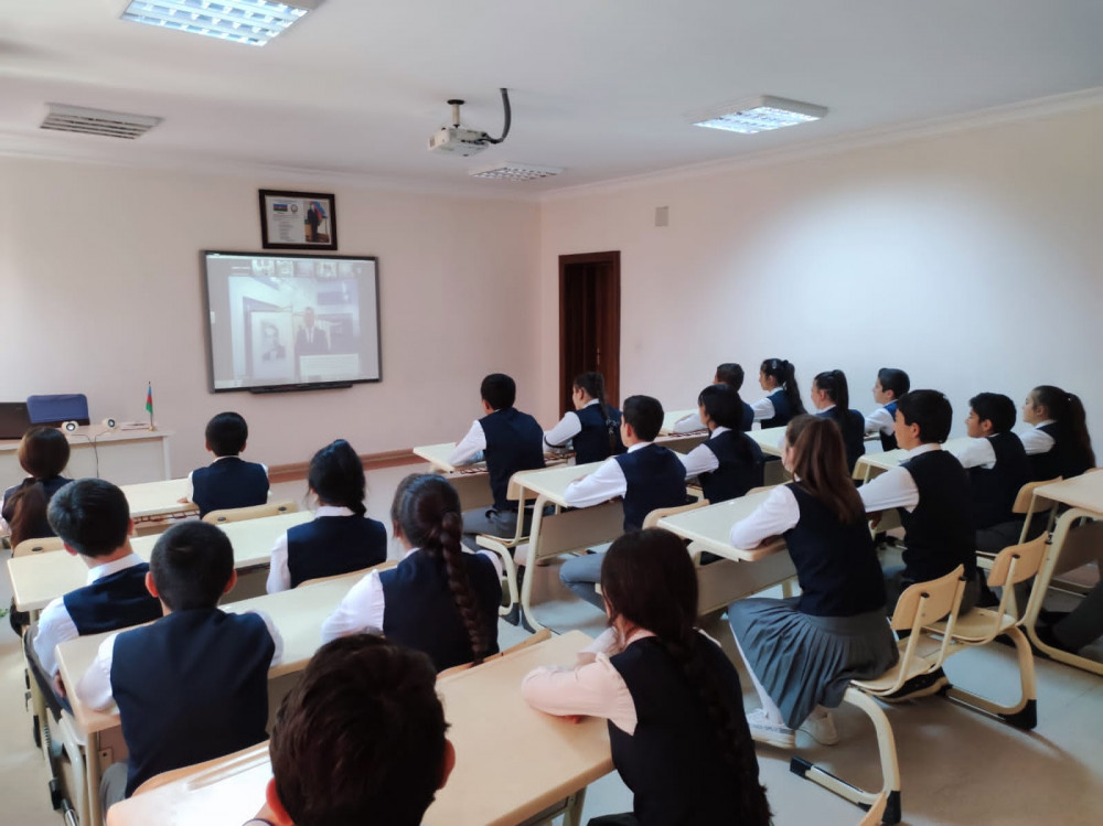 Naxçıvan məktəblərində ümummilli liderin 100 illik yubileyinə həsr olunan interaktiv dərs keçirilib<font color=red> - FOTOLAR</font>