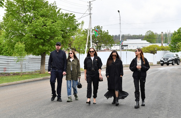 Şuşada Heydər Əliyev və 8 Noyabr küçələrinin kəsişməsində lövhələrin açılışı olub<font color='red'> - YENİLƏNİB</font><font color=red> - FOTOLAR</font>