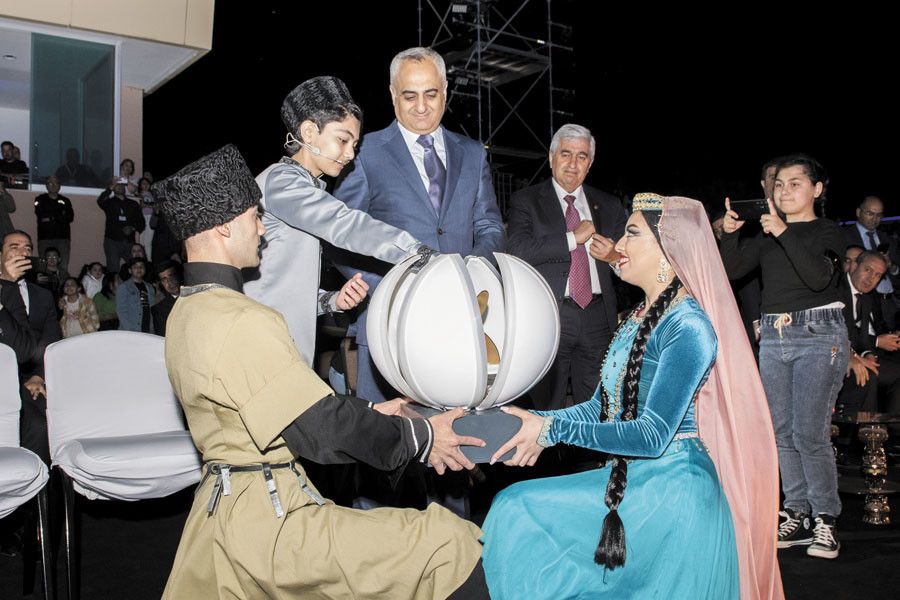 Naxçıvanda Ümummilli Liderin 100 illiyi münasibətilə möhtəşəm konsert təşkil olunub<font color=red> - FOTOLAR</font>