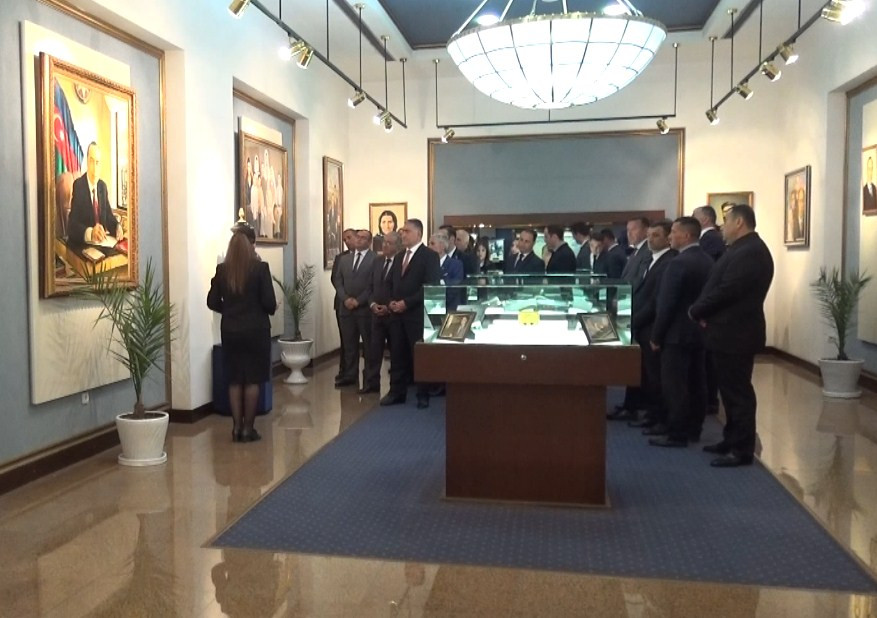 Şahbuz Rayon İcra Hakimiyyətinin kollektivi Heydər Əliyev Muzeyini ziyarət edib<font color=red> - FOTOLAR</font>
