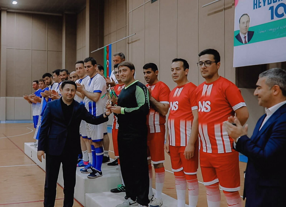 Naxçıvanda bank əməkdaşları arasında keçirilən minifutbol turniri başa çatıb<font color=red> - FOTOLAR</font>