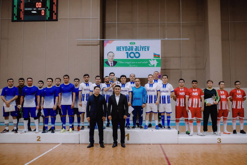 Naxçıvanda bank əməkdaşları arasında keçirilən minifutbol turniri başa çatıb<font color=red> - FOTOLAR</font>