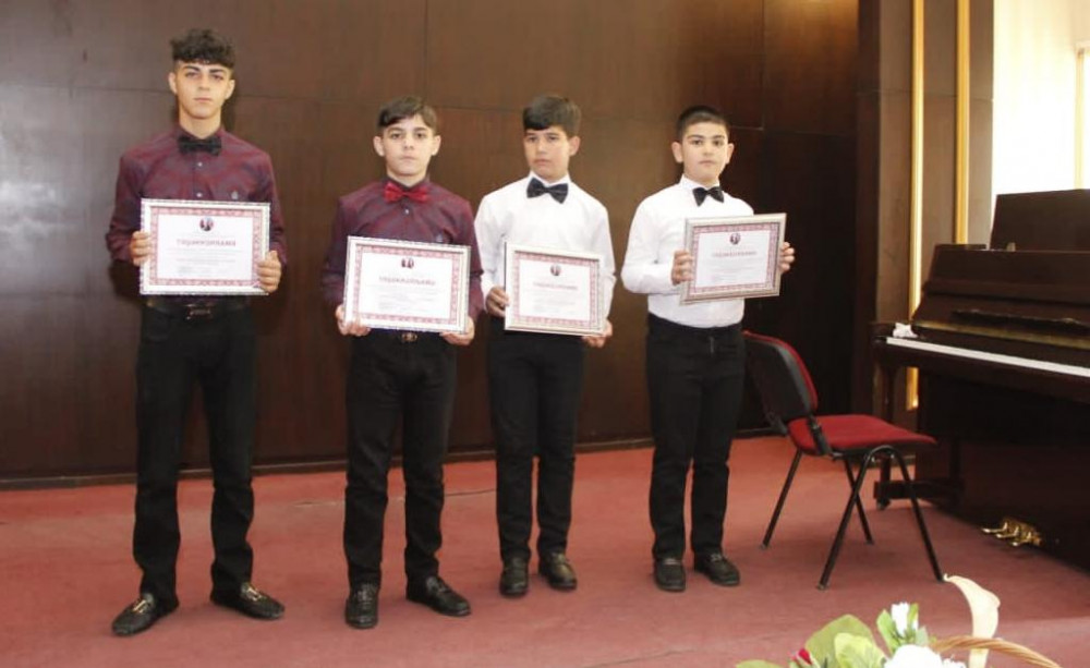 Naxçıvan şəhər 4 nömrəli Uşaq Musiqi Məktəbinin şagirdləri konsert proqramı təşkil edib<font color=red> - FOTOLAR</font>