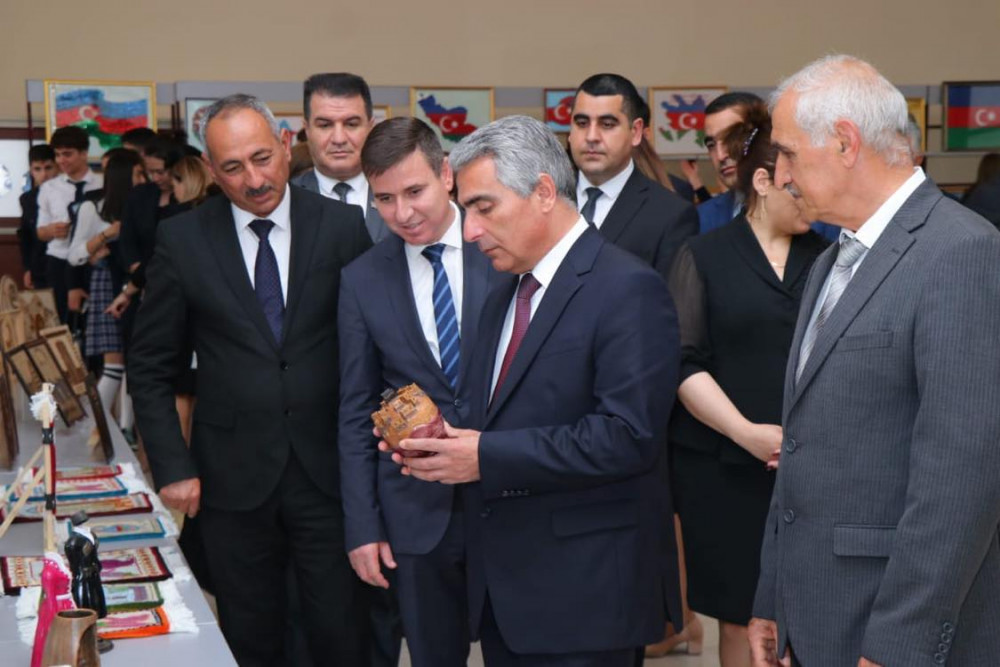 “Heydər Əliyev İli” çərçivəsində məktəblilərin konsert proqramı təşkil edilib<font color=red> - FOTOLAR</font>