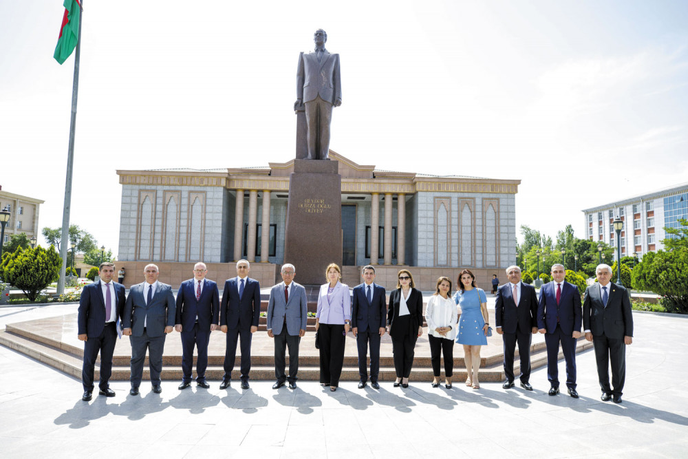 <strong>Naxçıvanda Ümummilli Liderin 100 illik yubileyinə həsr olunmuş “Heydər Əliyev və milli dövlətçilik məsələləri” respublika elmi konfransı keçirilib<font color='red'> - YENİLƏNİB</font><font color=red> - FOTOLAR</font></strong>