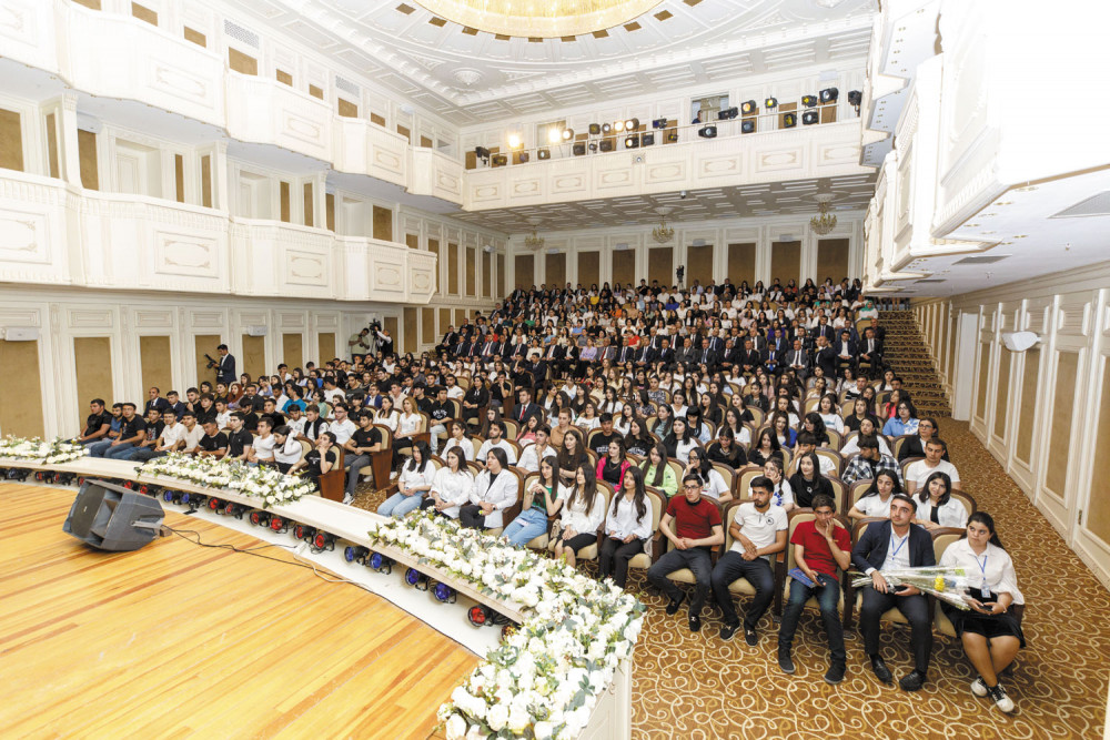 <strong>Naxçıvanda Ümummilli Liderin 100 illik yubileyinə həsr olunmuş “Heydər Əliyev və milli dövlətçilik məsələləri” respublika elmi konfransı keçirilib<font color='red'> - YENİLƏNİB</font><font color=red> - FOTOLAR</font></strong>