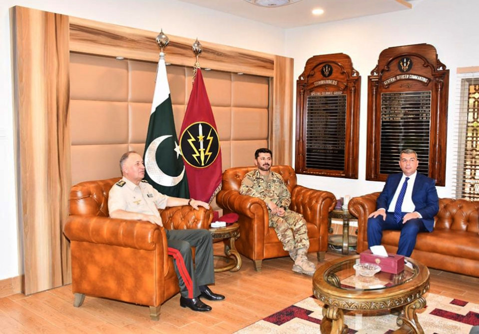Baş Qərargah rəisi Pakistan Xüsusi Xidmətlər Qrupu diviziyasında olub<font color=red> - FOTOLAR</font>