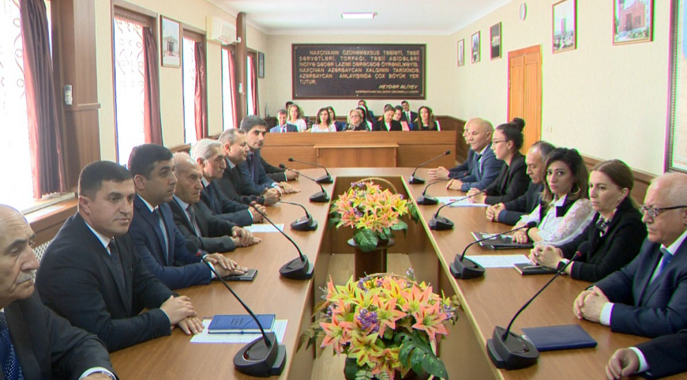 AMEA Naxçıvan Bölməsində “28 May Müstəqillik Günüdür" mövzusunda tədbir keçirilib<font color=red> - FOTOLAR</font>