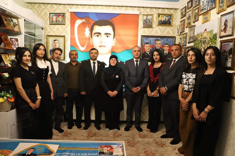 Naxçıvanda gənclər şəhid ailələrini ziyarət edib<font color=red> - FOTOLAR</font>