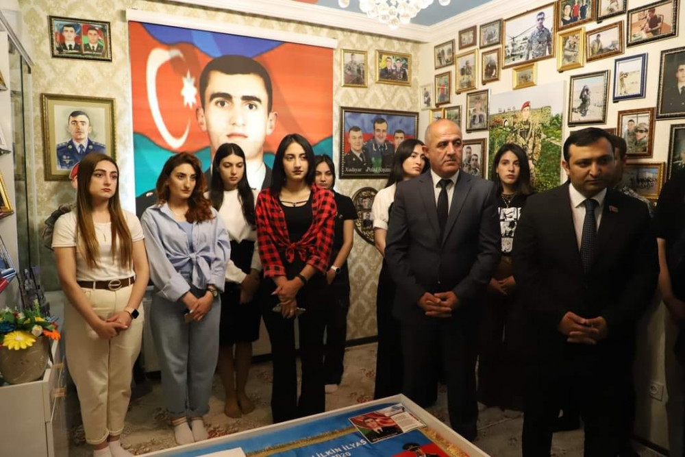 Naxçıvanda gənclər şəhid ailələrini ziyarət edib<font color=red> - FOTOLAR</font>