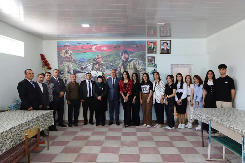 Naxçıvanda gənclər şəhid ailələrini ziyarət edib<font color=red> - FOTOLAR</font>