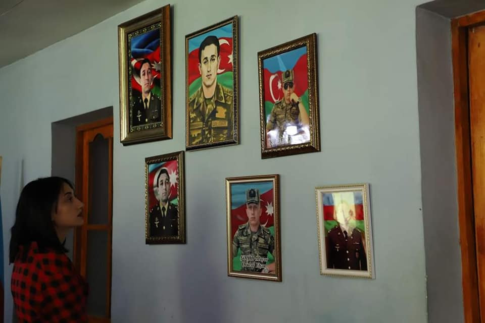 Naxçıvanda gənclər şəhid ailələrini ziyarət edib<font color=red> - FOTOLAR</font>