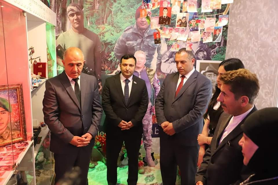 Naxçıvanda gənclər şəhid ailələrini ziyarət edib<font color=red> - FOTOLAR</font>