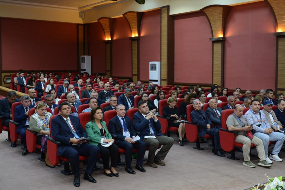 <strong>NDU-da “I Beynəlxalq İpək Yolu” konfransı keçirilib<font color='red'> - YENİLƏNİB</font><font color=red> - FOTOLAR</font></strong>