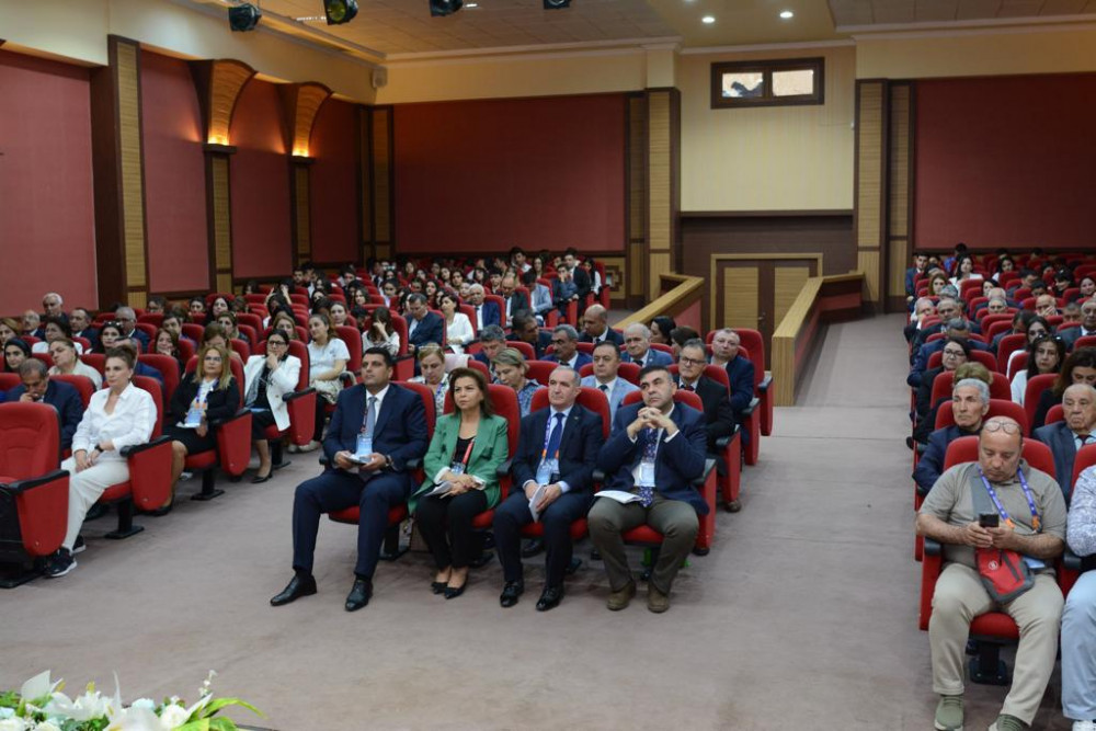 <strong>NDU-da “I Beynəlxalq İpək Yolu” konfransı keçirilib<font color='red'> - YENİLƏNİB</font><font color=red> - FOTOLAR</font></strong>