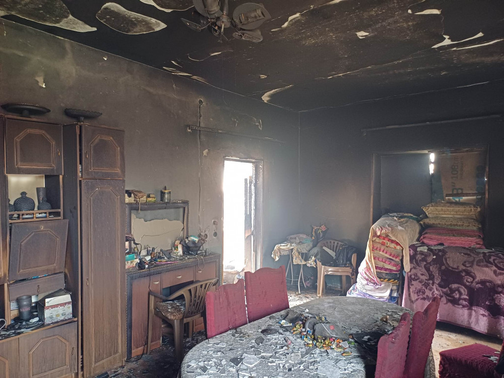 Naxçıvan şəhəri Əliabad qəsəbəsində fərdi yaşayış evi yanıb<font color=red> - FOTOLAR</font>