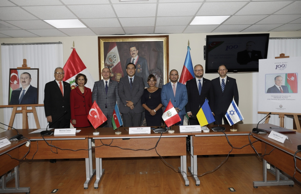  Peru Konqresində Ümummilli Liderin anadan olmasının 100 illiyi və Müstəqillik Günü qeyd edilib<font color=red> - FOTOLAR</font>