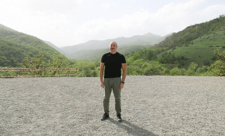 Prezident İlham Əliyev Laçın rayonunun Şəlvə kəndinin təməlini qoyub<font color=red> - FOTOLAR</font>