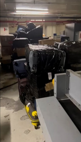 Dubay-Bakı aviareysi ilə gələn bir qrup şəxs malları gömrük ödənişləri etmədən keçirməyə cəhd göstərib<font color=red> - FOTOLAR</font>