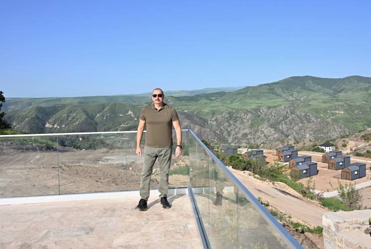 Laçın şəhərində Xosrov bəy Sultanov və Zəngəzur küçələrinin kəsişməsində lövhələrin açılışı olub<font color=red> - FOTOLAR</font>