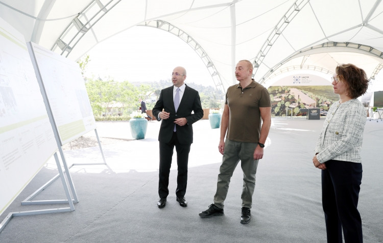 Prezident İlham Əliyevə Laçın şəhərinin Baş planı təqdim olunub<font color=red> - FOTOLAR</font>