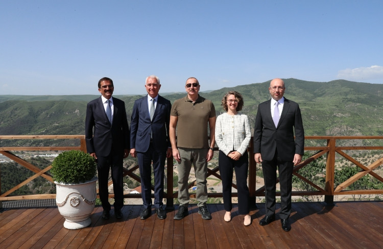 Prezident İlham Əliyevə Laçın şəhərinin Baş planı təqdim olunub<font color=red> - FOTOLAR</font>