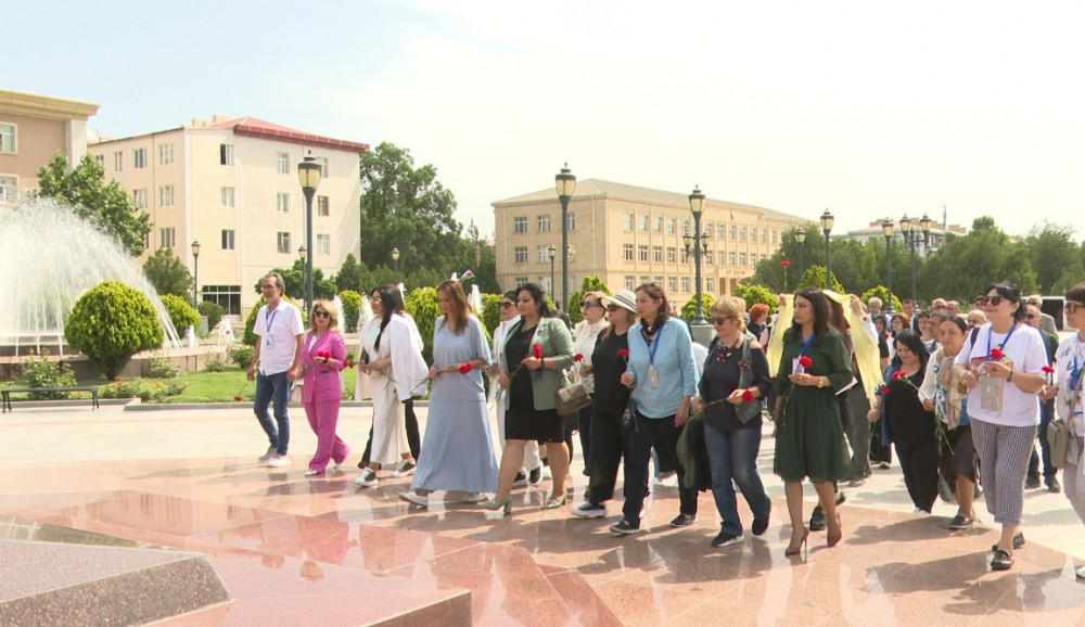 "Naxçıvan Bəşəriyyətin Beşiyi" VI Beynəlxalq Rəsm Festivalının iştirakçıları Naxçıvandadır<font color=red> - FOTOLAR</font>