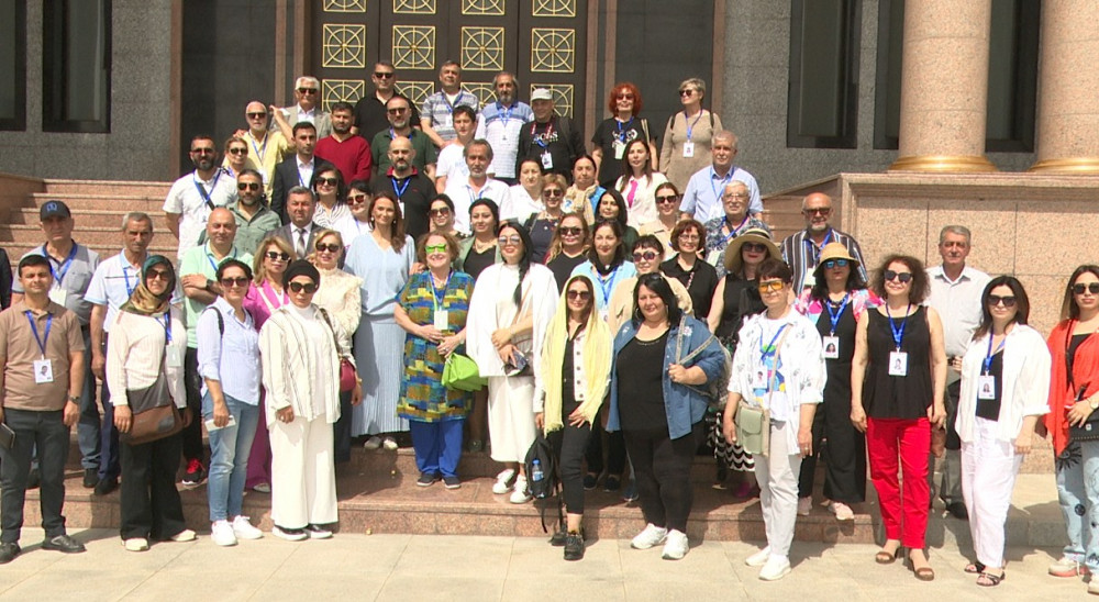 "Naxçıvan Bəşəriyyətin Beşiyi" VI Beynəlxalq Rəsm Festivalının iştirakçıları Naxçıvandadır<font color=red> - FOTOLAR</font>