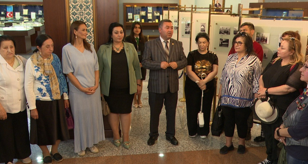 "Naxçıvan Bəşəriyyətin Beşiyi" VI Beynəlxalq Rəsm Festivalının iştirakçıları Naxçıvandadır<font color=red> - FOTOLAR</font>