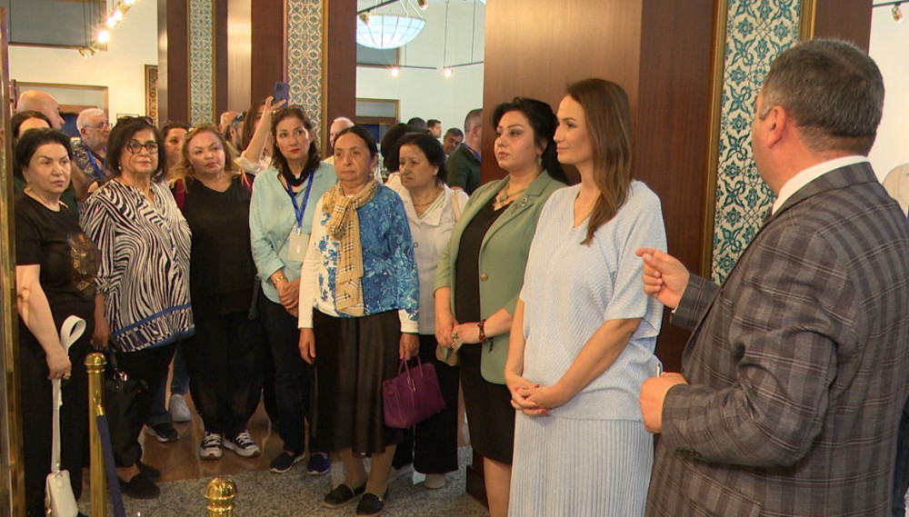 "Naxçıvan Bəşəriyyətin Beşiyi" VI Beynəlxalq Rəsm Festivalının iştirakçıları Naxçıvandadır<font color=red> - FOTOLAR</font>