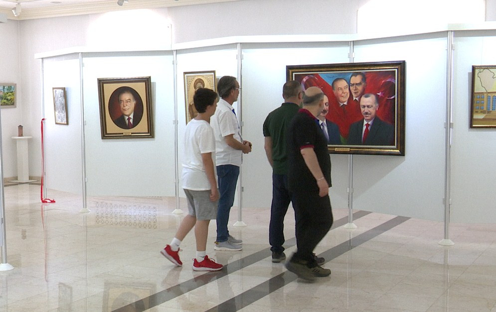 "Naxçıvan Bəşəriyyətin Beşiyi" VI Beynəlxalq Rəsm Festivalının iştirakçıları Naxçıvandadır<font color=red> - FOTOLAR</font>