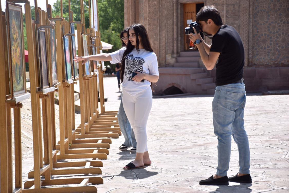 "Naxçıvan Bəşəriyyətin Beşiyi" VI Beynəlxalq Rəsm Festivalından<font color='red'> - FOTOREPORTAJ</font><font color=red> - FOTOLAR</font>