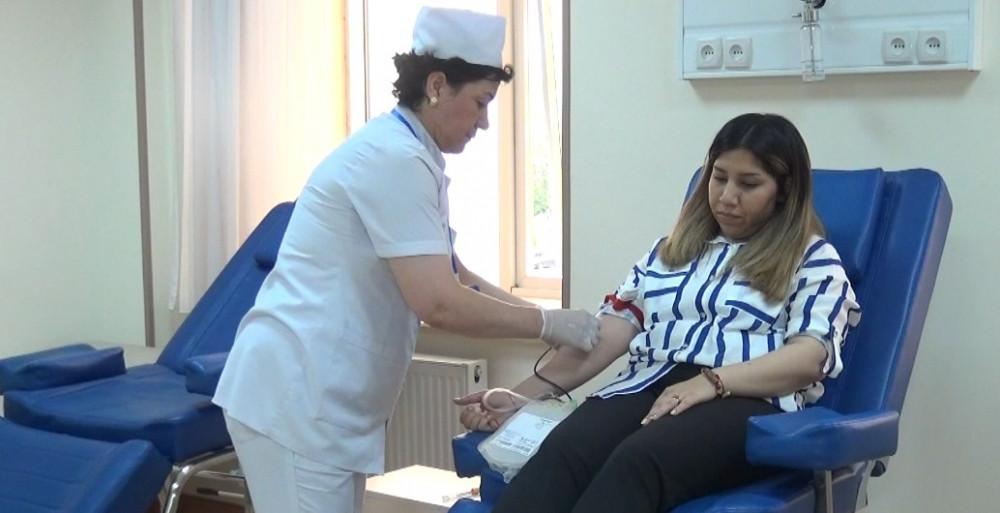 Naxçıvanda könüllü qanvermə aksiyası keçirilib<font color=red> - FOTOLAR</font>