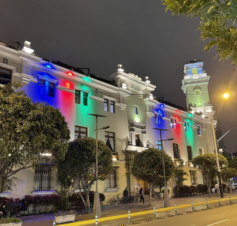 Lima şəhərinin mərkəzi Azərbaycan bayrağının rənglərinə boyanıb<font color=red> - FOTOLAR</font>