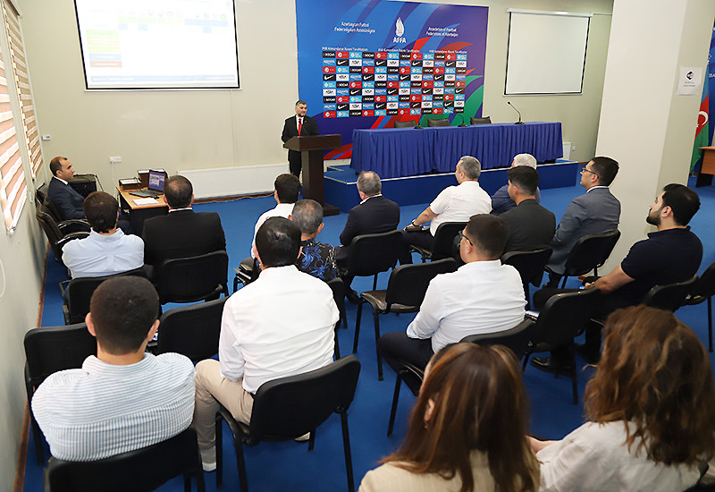 AFFA-da klublara lisenziyalar təqdim olunub<font color=red> - FOTOLAR</font>