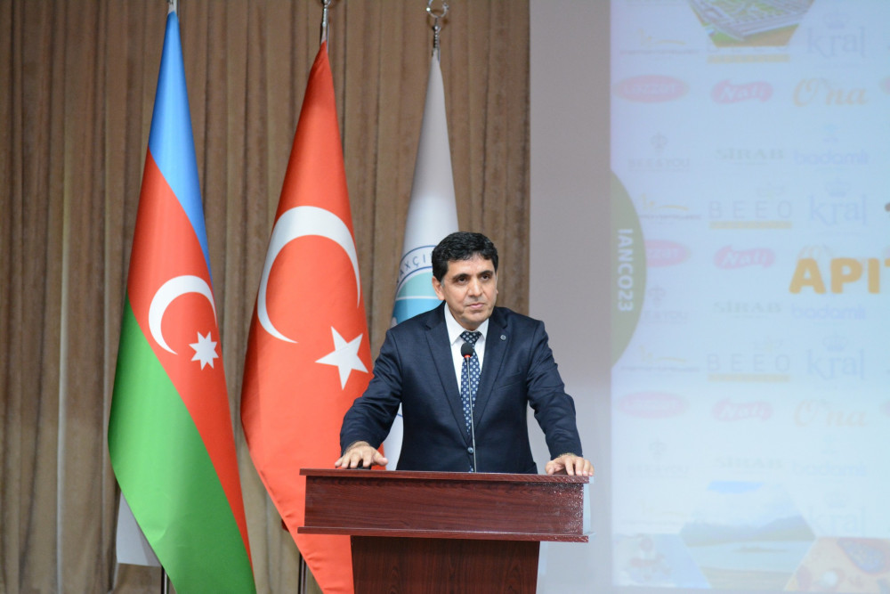 Naxçıvanda Beynəlxalq Apiterapiya və Təbiət konqresi keçirilib<font color=red> - FOTOLAR</font>