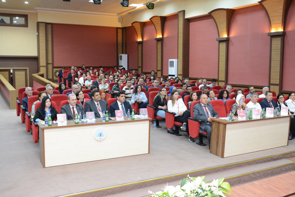 Naxçıvanda Beynəlxalq Apiterapiya və Təbiət konqresi keçirilib<font color=red> - FOTOLAR</font>