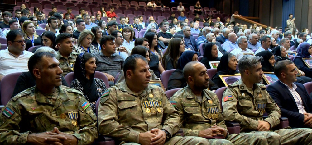 Naxçıvanda “Şəhidlər zirvəsi” filminin təqdimatı olub<font color=red> - FOTOLAR</font>