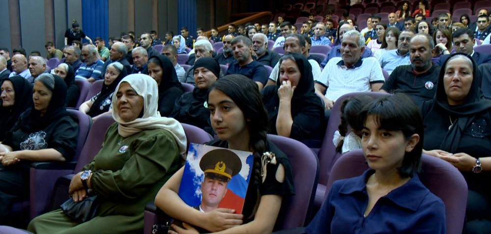 Naxçıvanda “Şəhidlər zirvəsi” filminin təqdimatı olub<font color=red> - FOTOLAR</font>