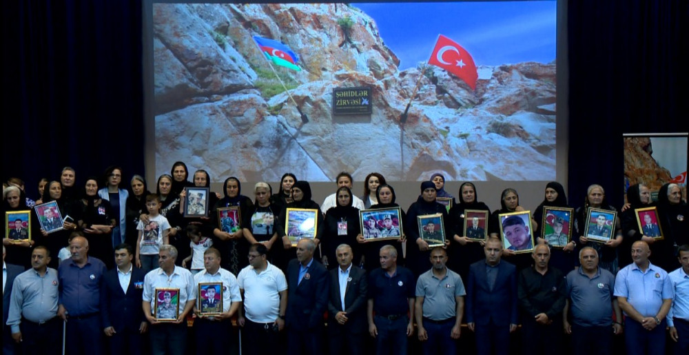 Naxçıvanda “Şəhidlər zirvəsi” filminin təqdimatı olub<font color=red> - FOTOLAR</font>