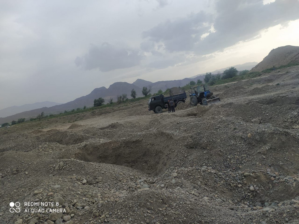 Qanunsuz qum-çınqıl daşıyan Culfa rayon sakini saxlanılıb<font color=red> - FOTOLAR</font>