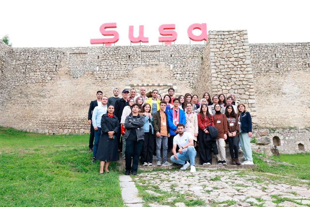 Türkiyəli məktəblilər Şuşada<font color=red> - FOTOLAR</font>