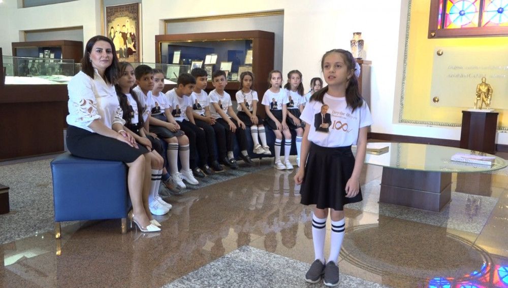 Şagirdlər Heydər Əliyev Muzeyini ziyarət ediblər<font color=red> - FOTOLAR</font>